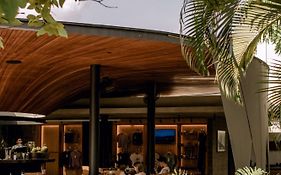 Wave House Boutique Surf Retreat - Adults Only